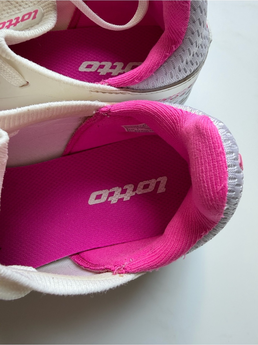 LOTTO girls White, Pink & Blue Roma 500 Soccer Cleats - Picture 5 of 8